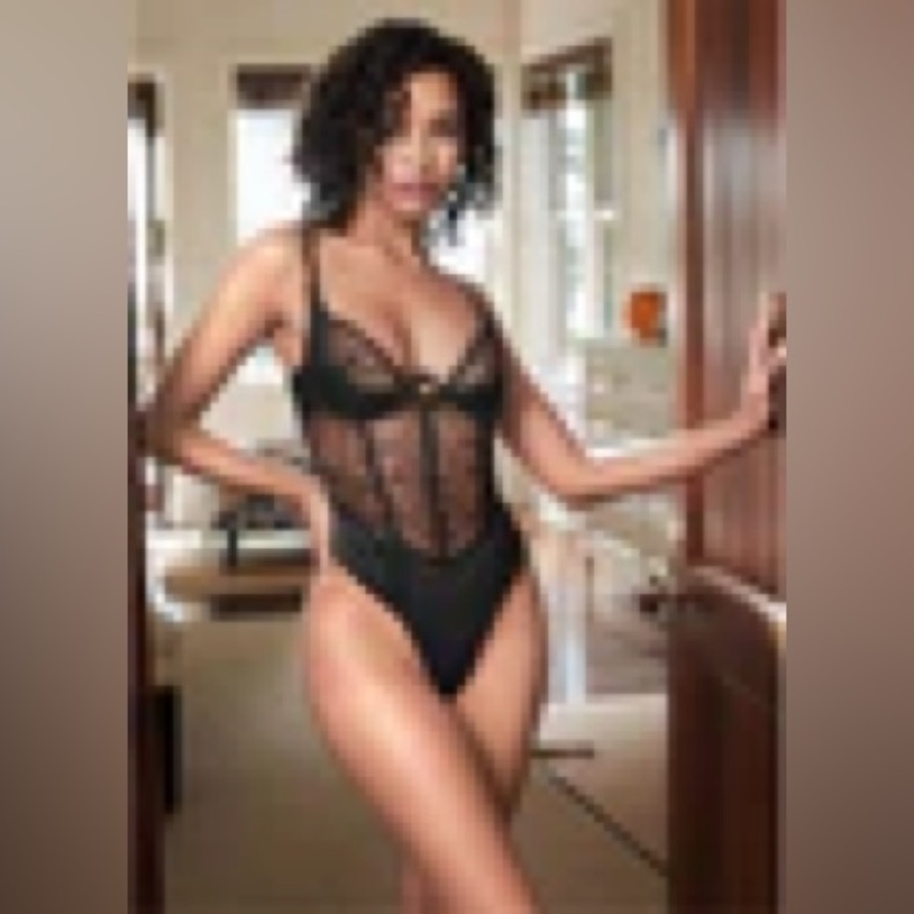 4/50$ Elegant Black Lace Bodysuit
